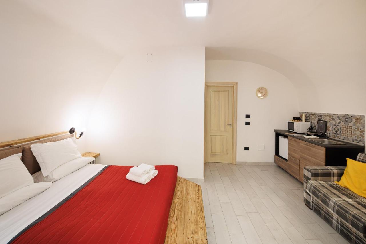 Legno Suite By Houseinنابولي المظهر الخارجي الصورة