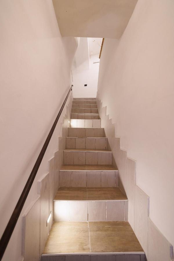 Legno Suite By Houseinنابولي المظهر الخارجي الصورة